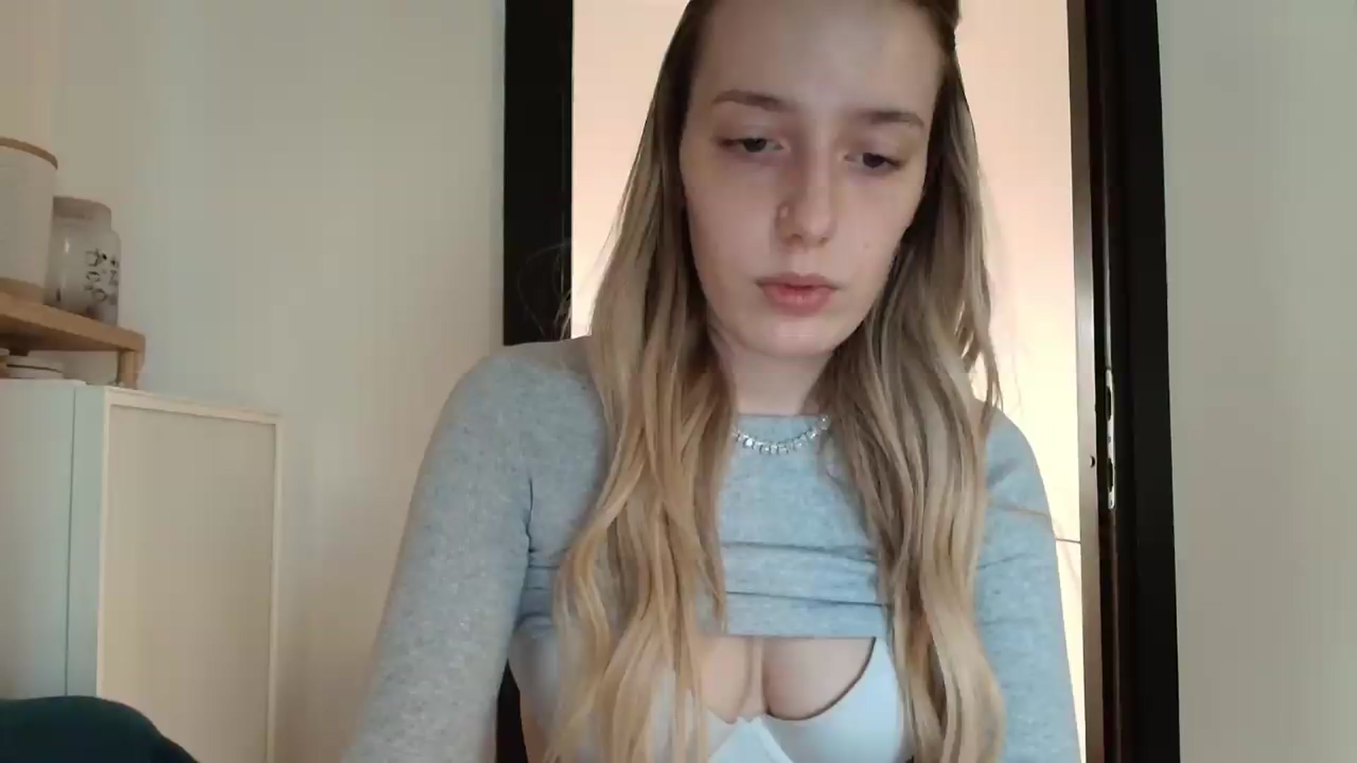 Gallery image thumbnail from Elenaxkiss's myfreecams stream on, 05/12/2026, 09:30 image 5 of 20
