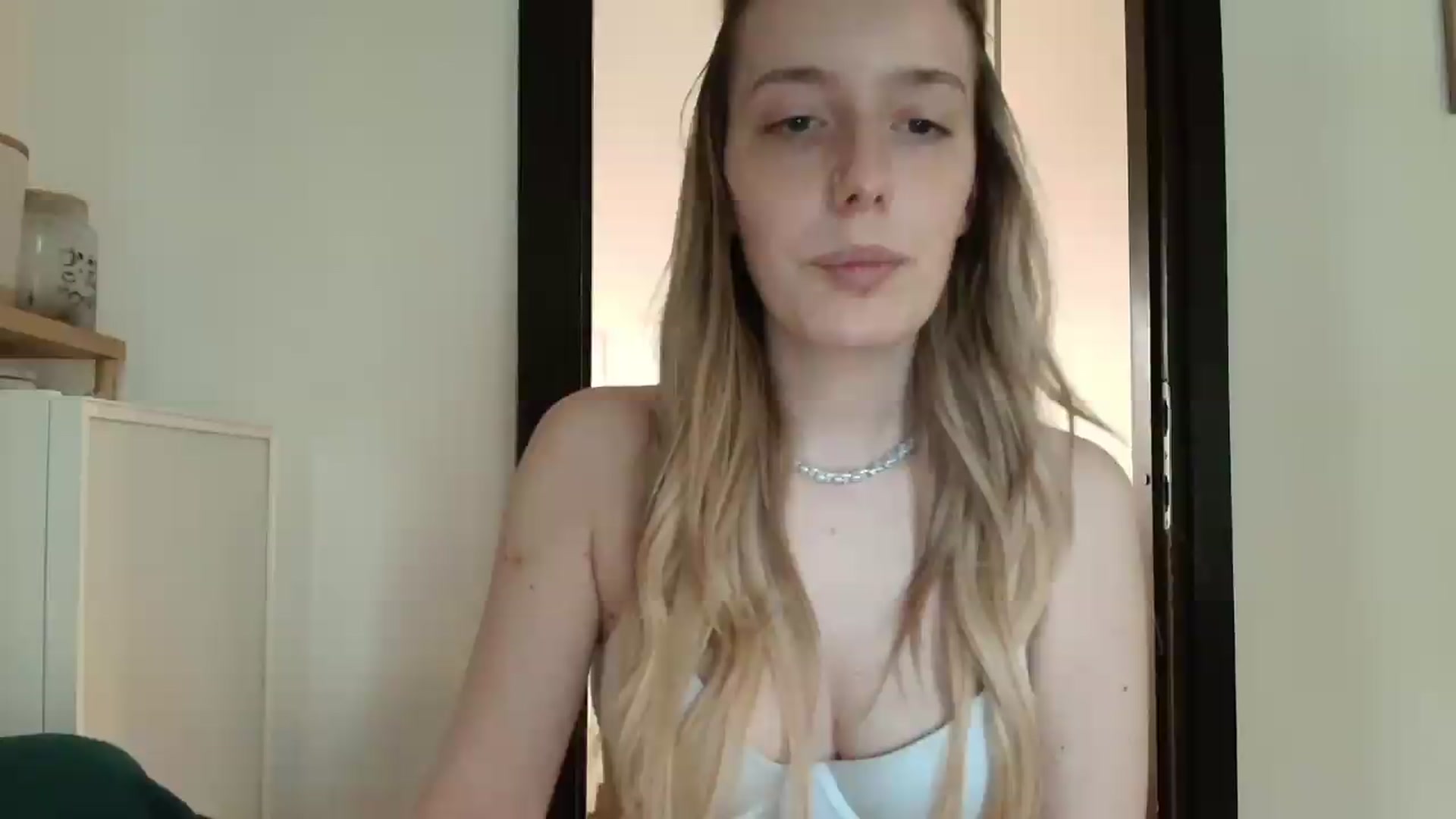Gallery image thumbnail from Elenaxkiss's myfreecams stream on, 05/12/2026, 09:30 image 20 of 20