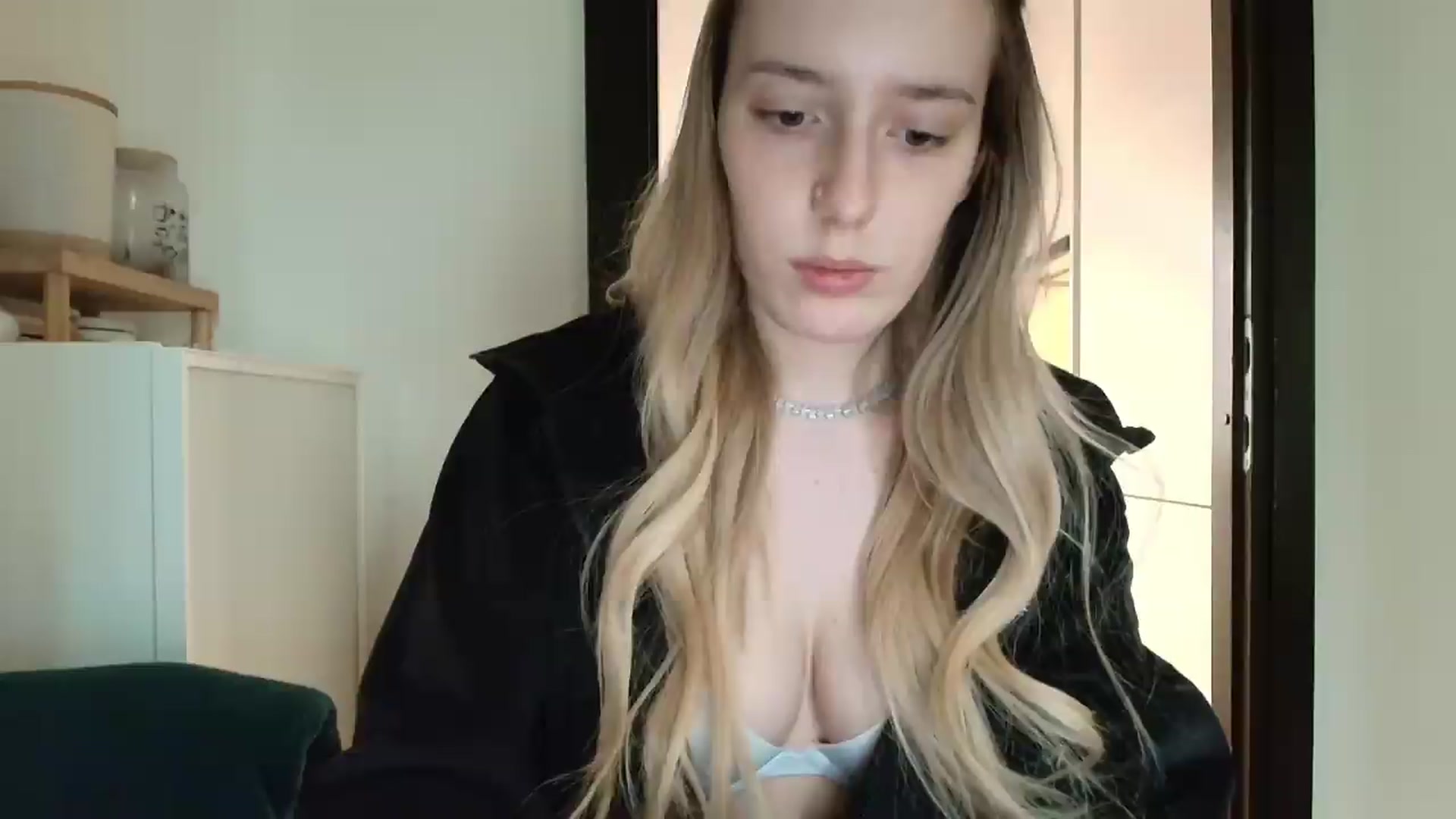 Gallery image thumbnail from Elenaxkiss's myfreecams stream on, 05/13/2026, 11:18 image 1 of 20