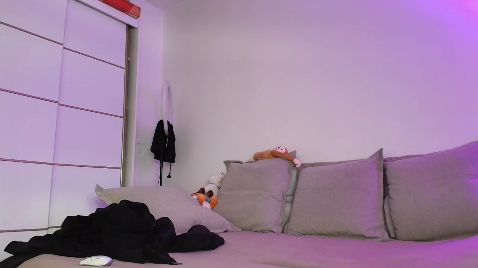 Gallery image thumbnail from Elenaxkiss's myfreecams stream on, 05/13/2026, 11:18 image 14 of 20