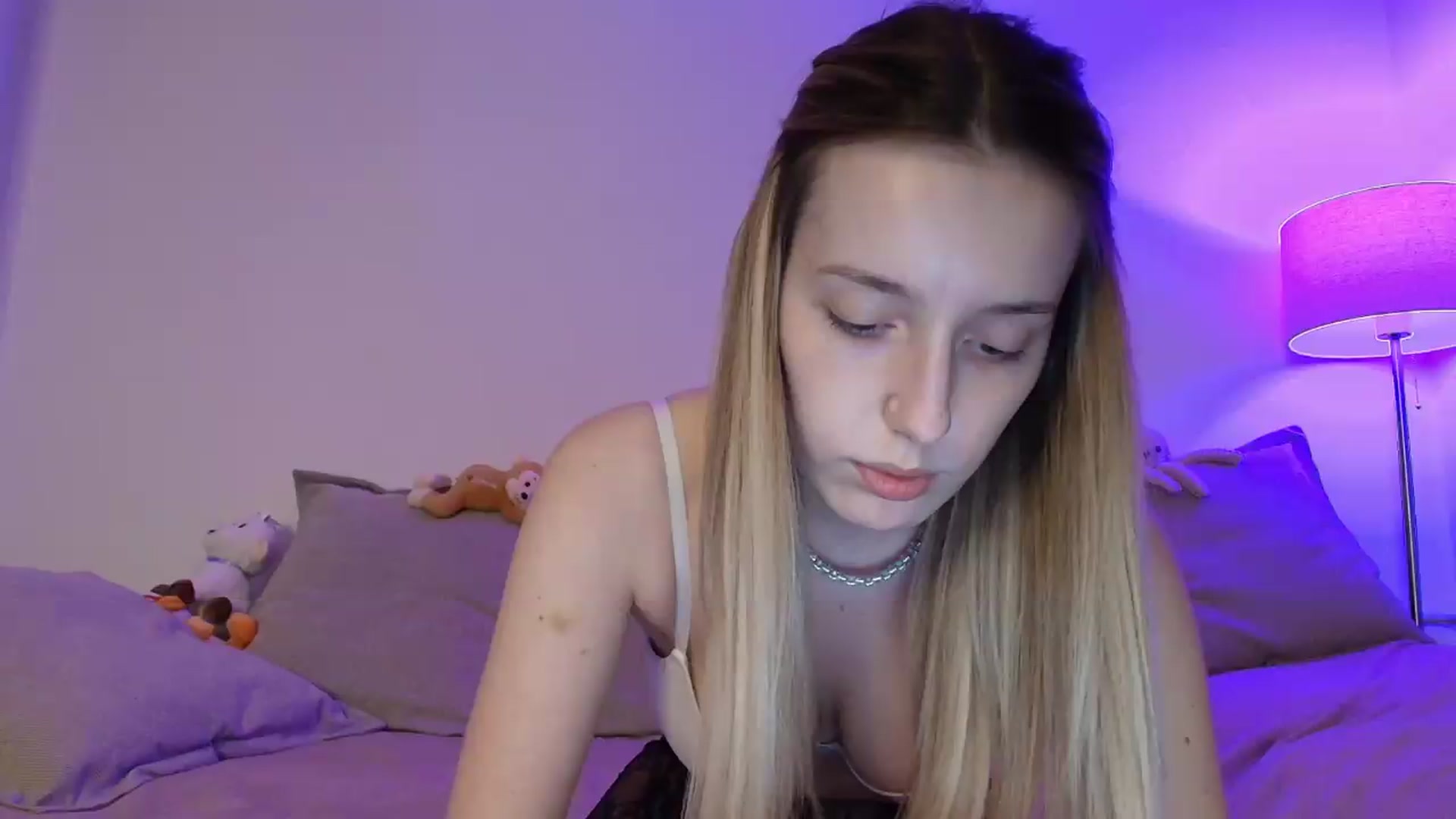 Gallery image thumbnail from Elenaxkiss's myfreecams stream on, 05/13/2026, 19:59 image 1 of 20