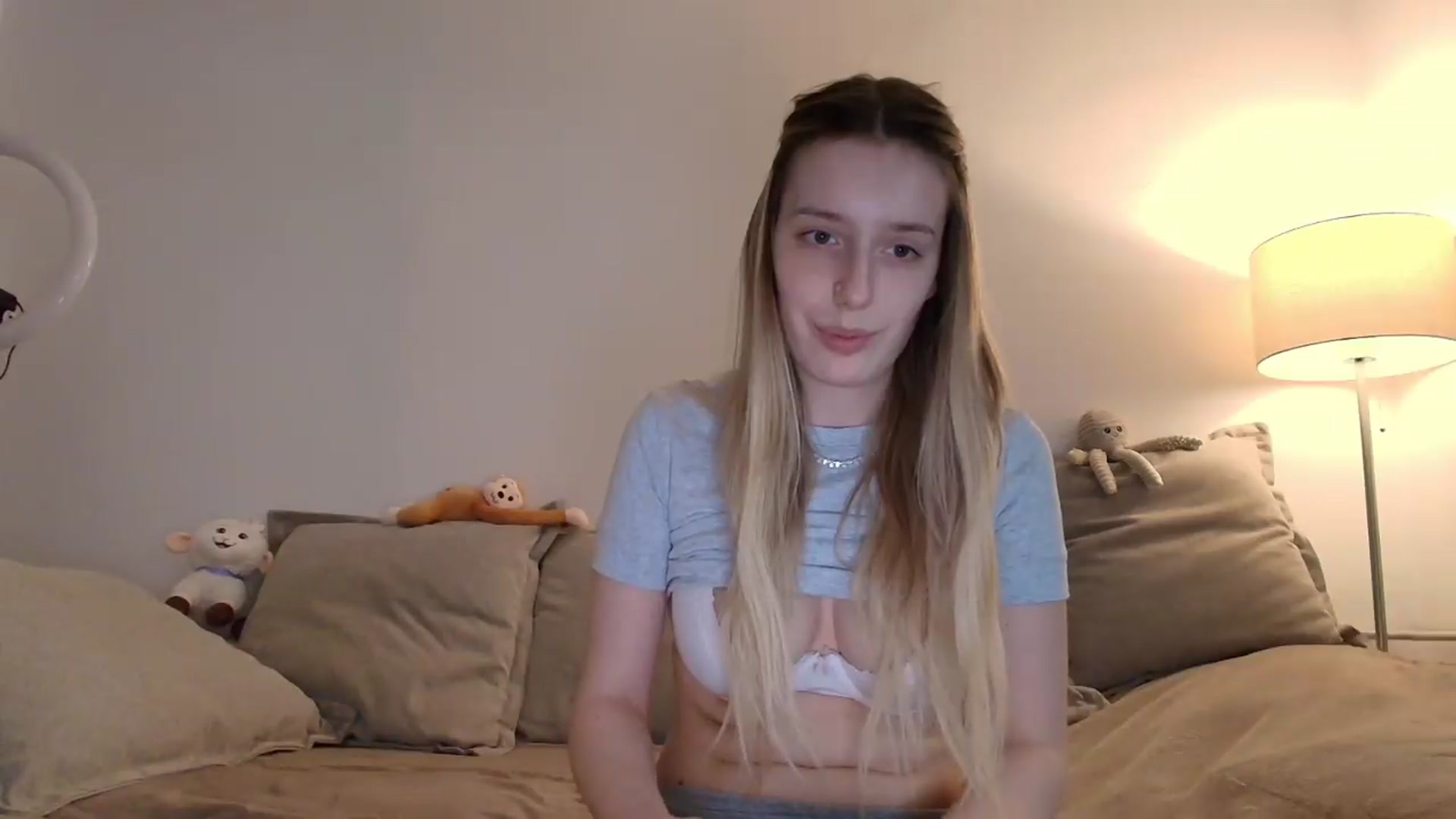 Gallery image thumbnail from Elenaxkiss's myfreecams stream on, 05/14/2026, 10:34 image 19 of 20