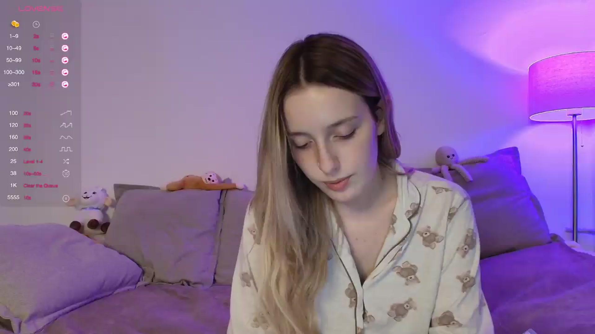 Gallery image thumbnail from Elenaxkiss's myfreecams stream on, 05/14/2026, 20:37 image 4 of 20