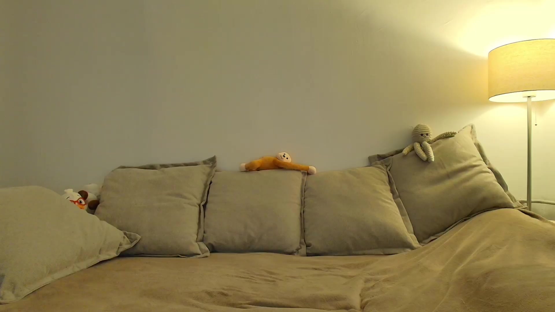 Gallery image thumbnail from Elenaxkiss's myfreecams stream on, 05/15/2026, 11:25 image 17 of 20