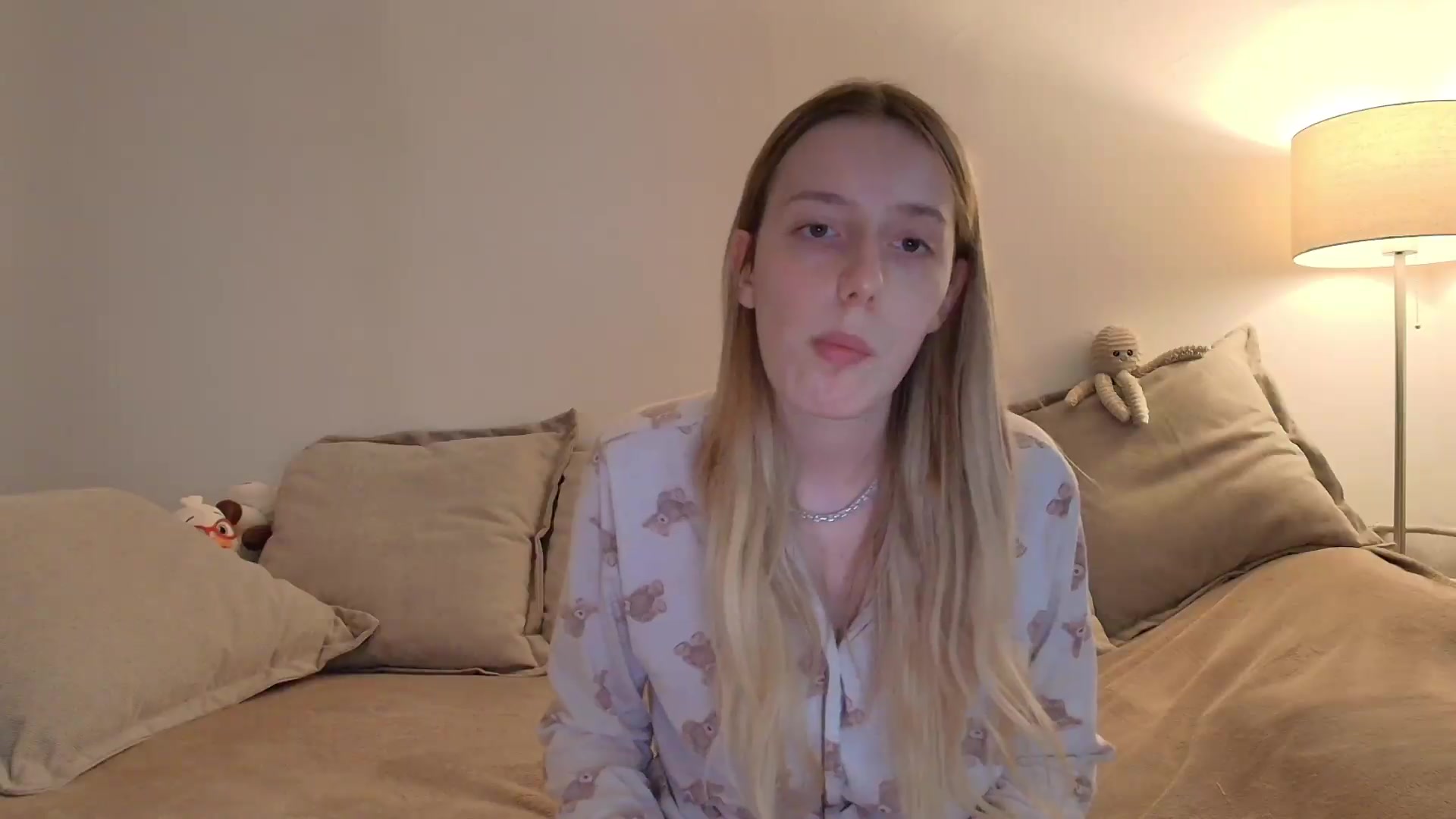 Gallery image thumbnail from Elenaxkiss's myfreecams stream on, 05/15/2026, 11:25 image 20 of 20