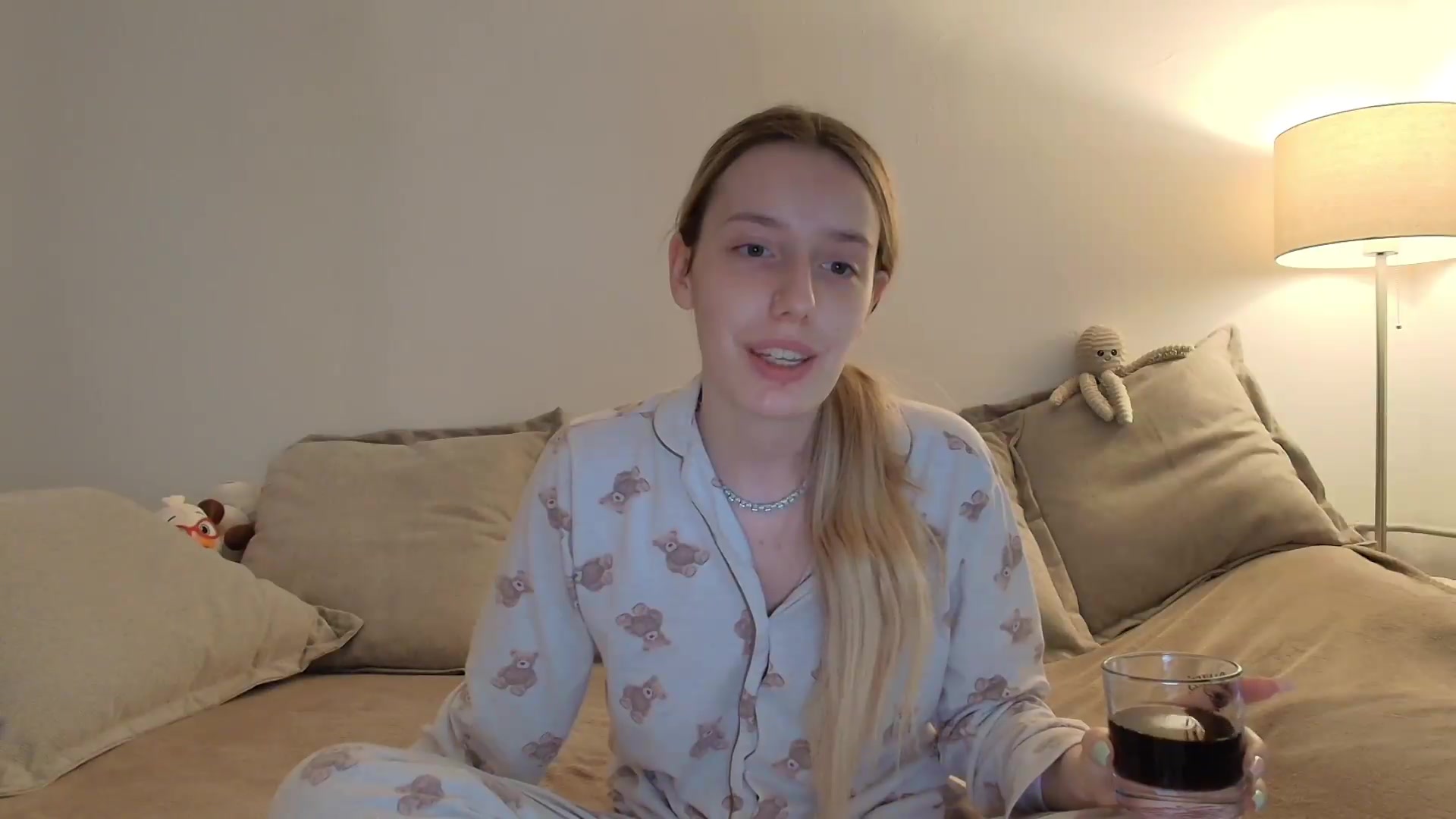 Gallery image thumbnail from Elenaxkiss's myfreecams stream on, 05/15/2026, 11:25 image 14 of 20