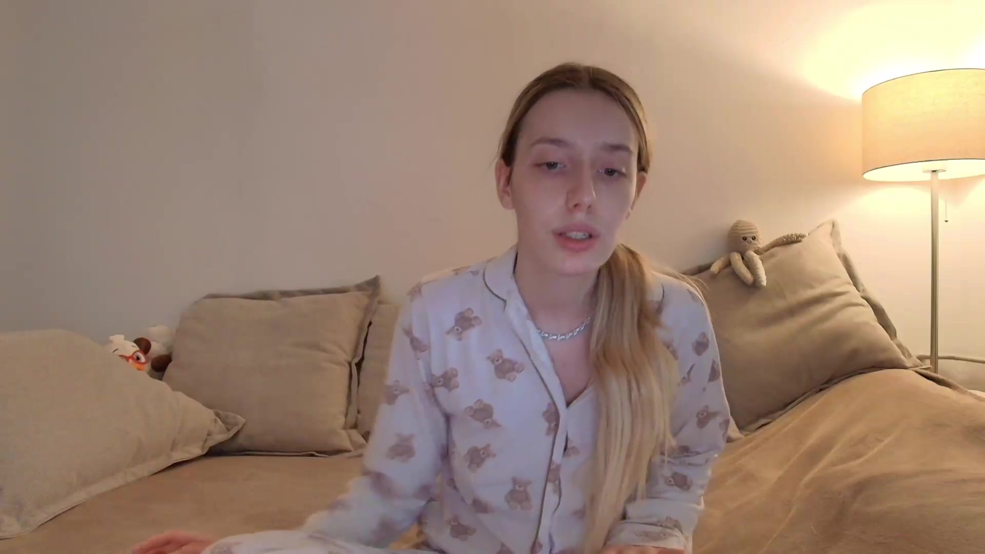 Gallery image thumbnail from Elenaxkiss's myfreecams stream on, 05/15/2026, 11:25 image 13 of 20