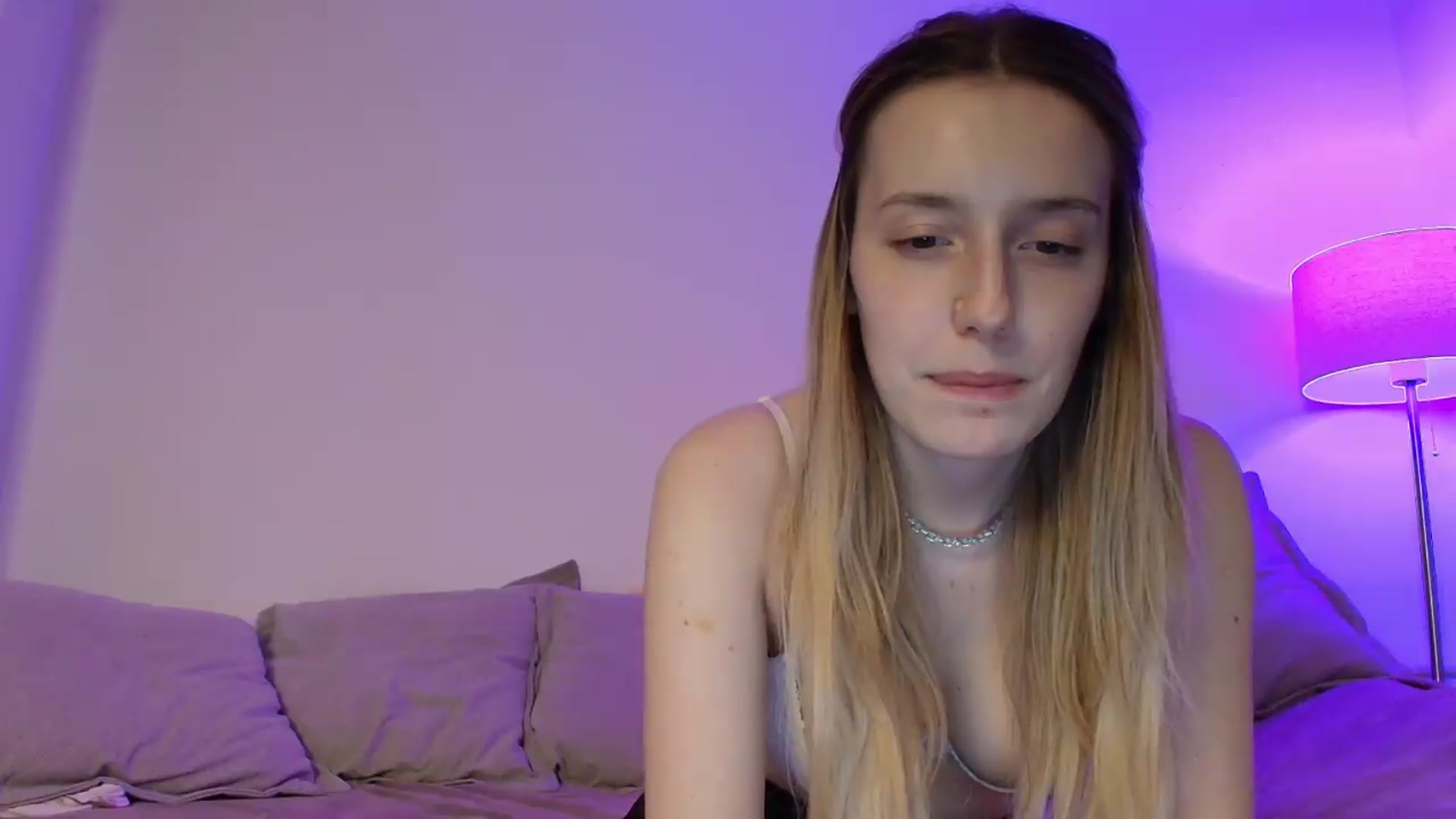 Gallery image thumbnail from Elenaxkiss's myfreecams stream on, 05/15/2026, 21:10 image 9 of 20