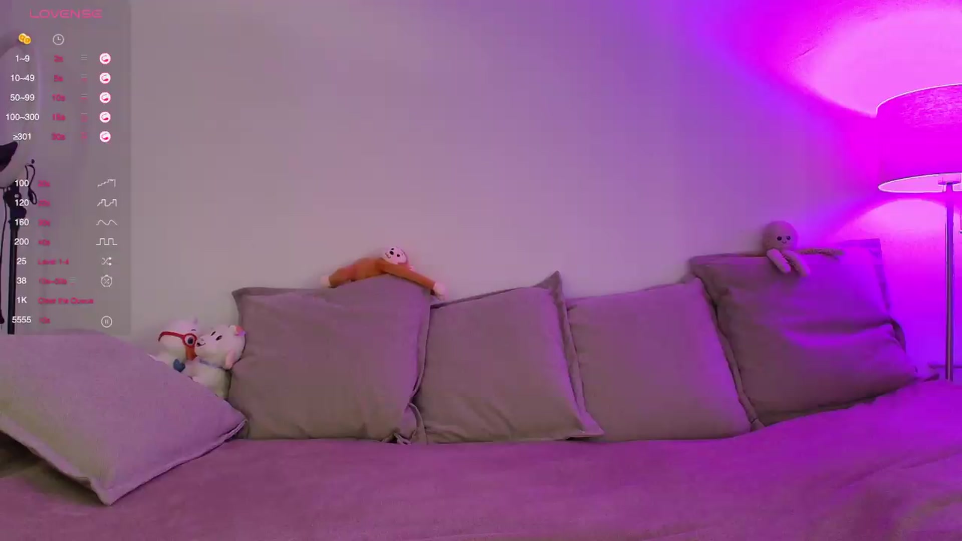 Gallery image thumbnail from Elenaxkiss's myfreecams stream on, 05/19/2026, 11:17 image 3 of 20