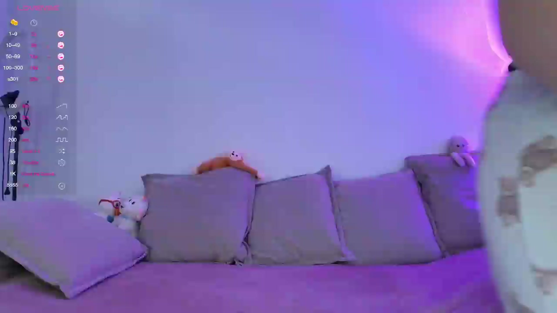 Gallery image thumbnail from Elenaxkiss's myfreecams stream on, 05/19/2026, 11:17 image 11 of 20