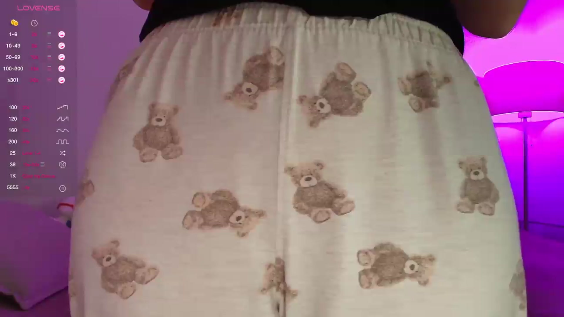 Gallery image thumbnail from Elenaxkiss's myfreecams stream on, 05/19/2026, 11:17 image 16 of 20