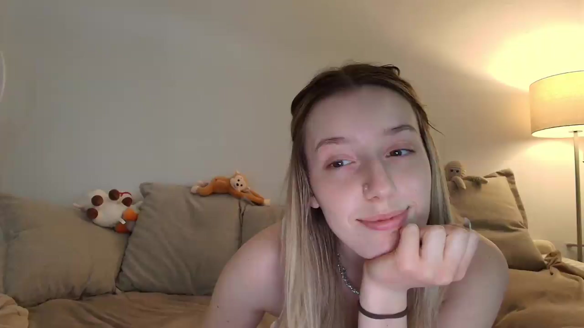 Gallery image thumbnail from Elenaxkiss's myfreecams stream on, 05/20/2026, 10:18 image 9 of 20