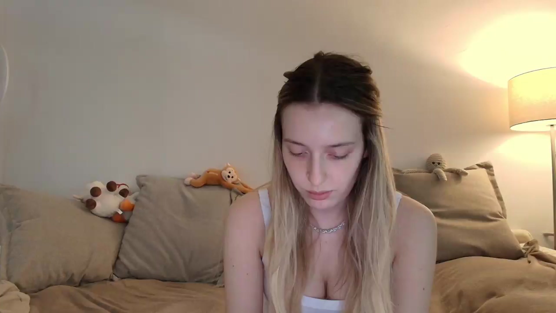 Gallery image thumbnail from Elenaxkiss's myfreecams stream on, 05/20/2026, 10:18 image 7 of 20