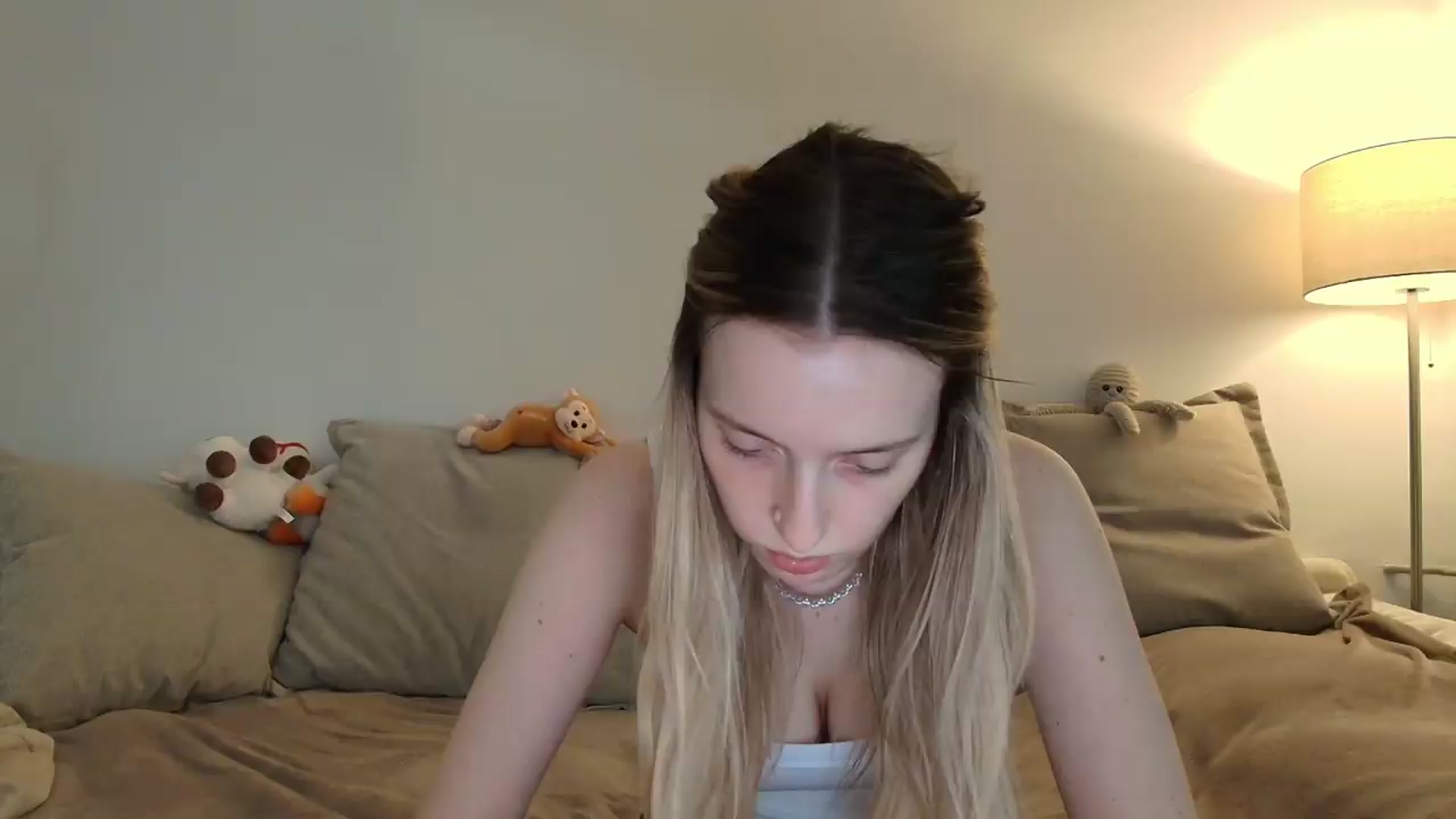 Gallery image thumbnail from Elenaxkiss's myfreecams stream on, 05/20/2026, 10:18 image 12 of 20