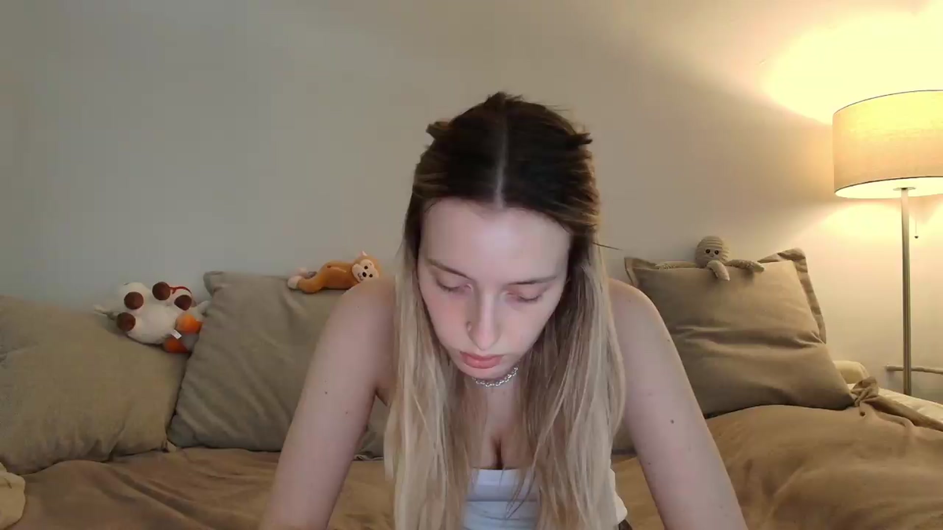 Gallery image thumbnail from Elenaxkiss's myfreecams stream on, 05/20/2026, 10:18 image 11 of 20