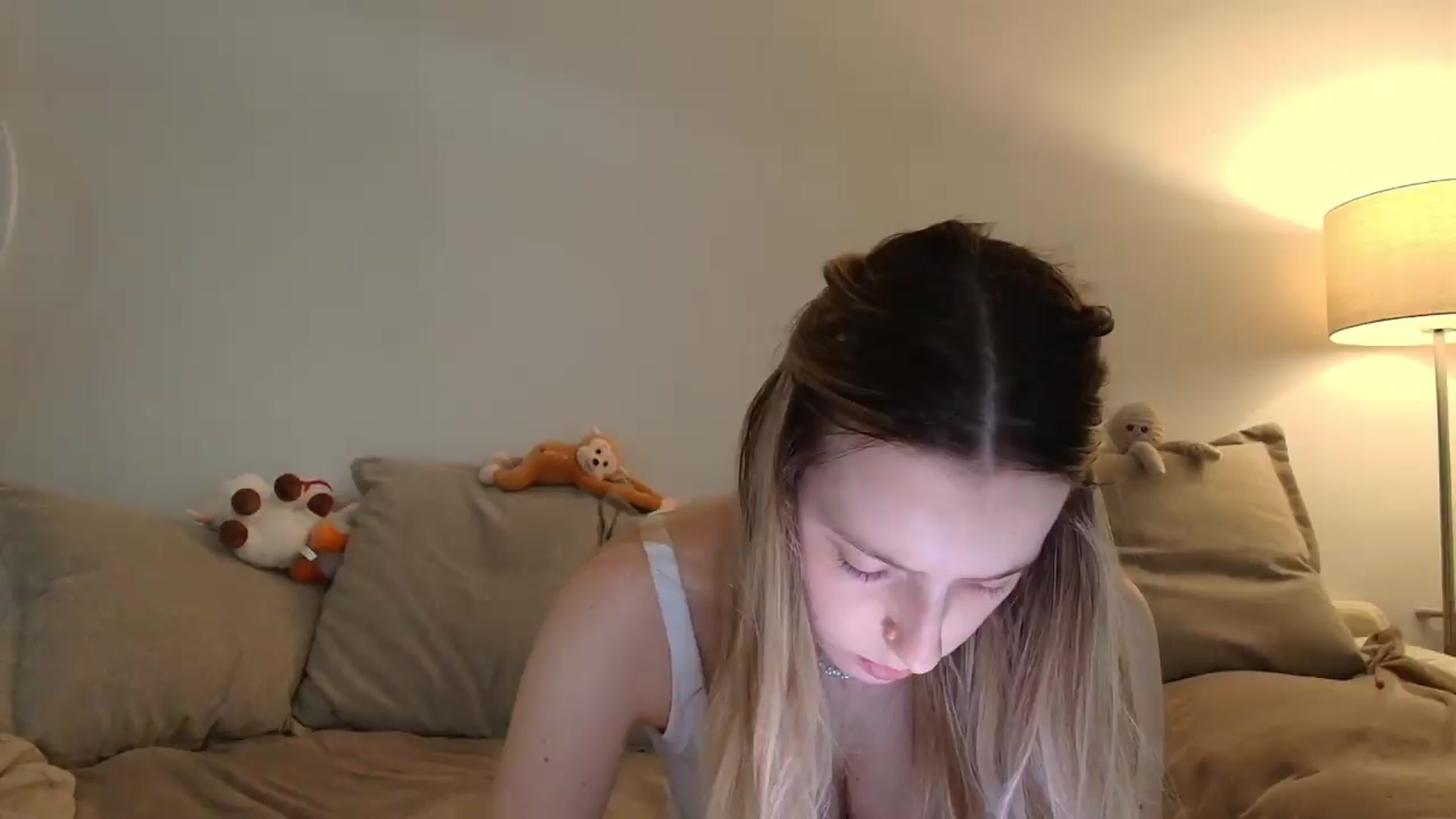 Gallery image thumbnail from Elenaxkiss's myfreecams stream on, 05/20/2026, 10:18 image 4 of 20