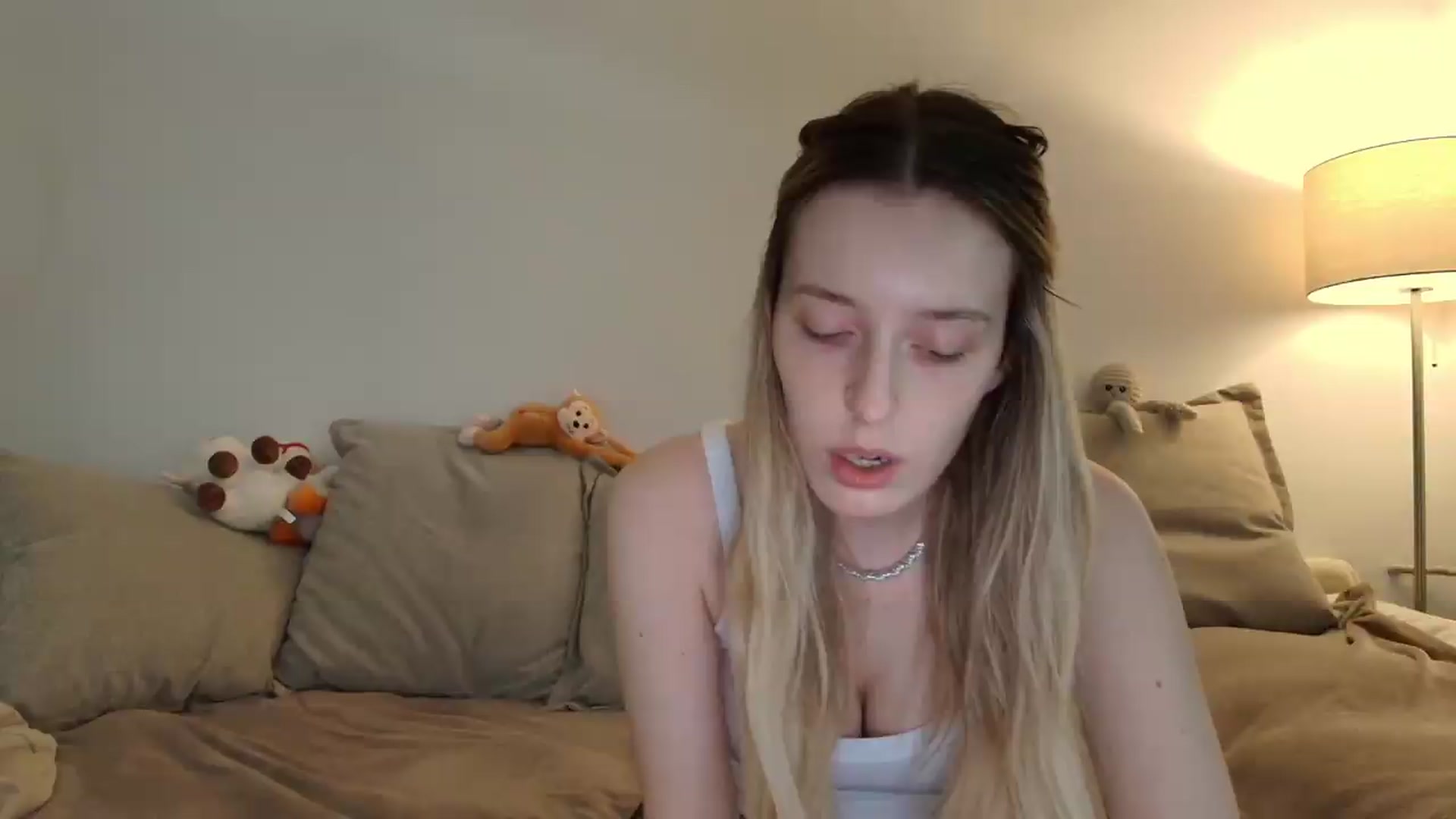 Gallery image thumbnail from Elenaxkiss's myfreecams stream on, 05/20/2026, 10:18 image 14 of 20