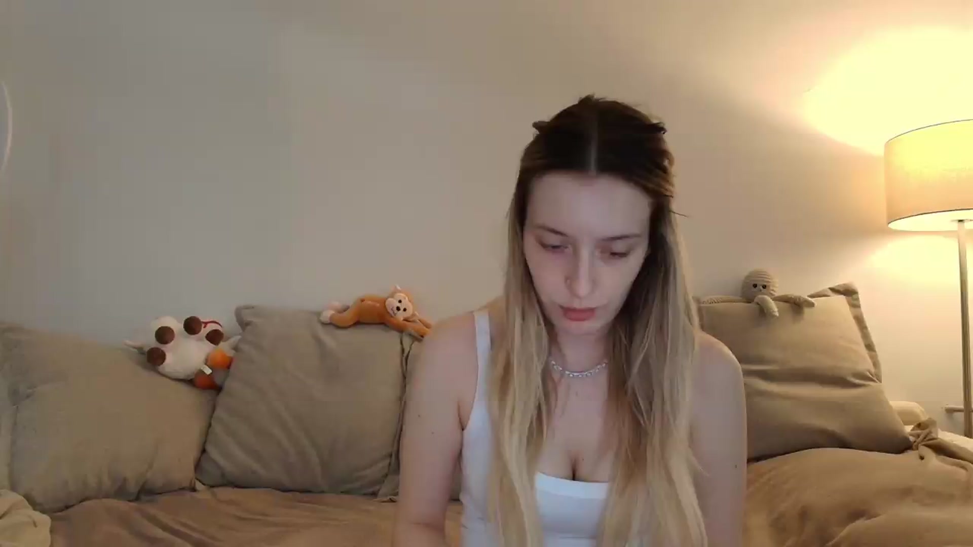 Gallery image thumbnail from Elenaxkiss's myfreecams stream on, 05/20/2026, 10:18 image 5 of 20