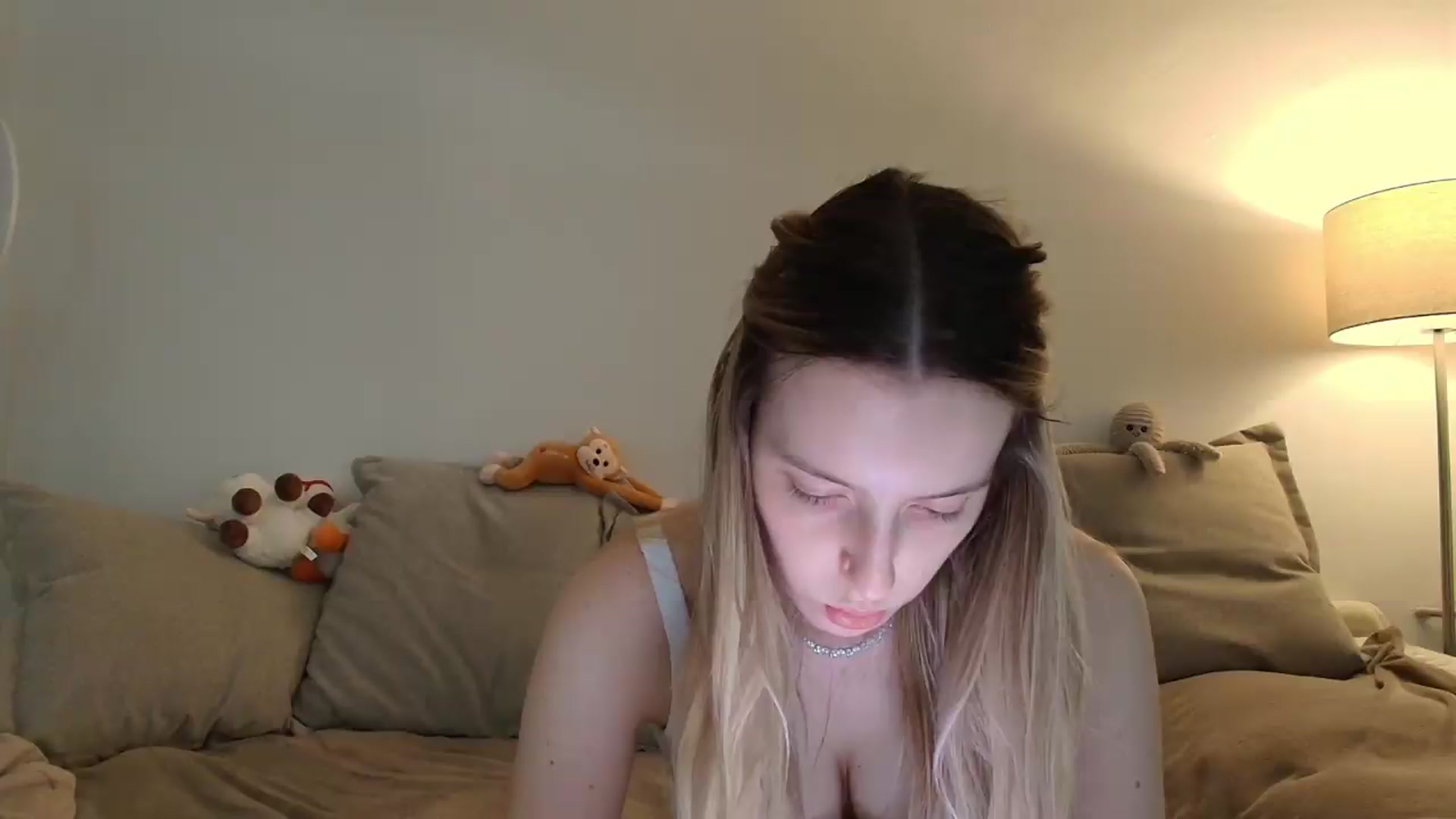 Gallery image thumbnail from Elenaxkiss's myfreecams stream on, 05/20/2026, 10:18 image 3 of 20