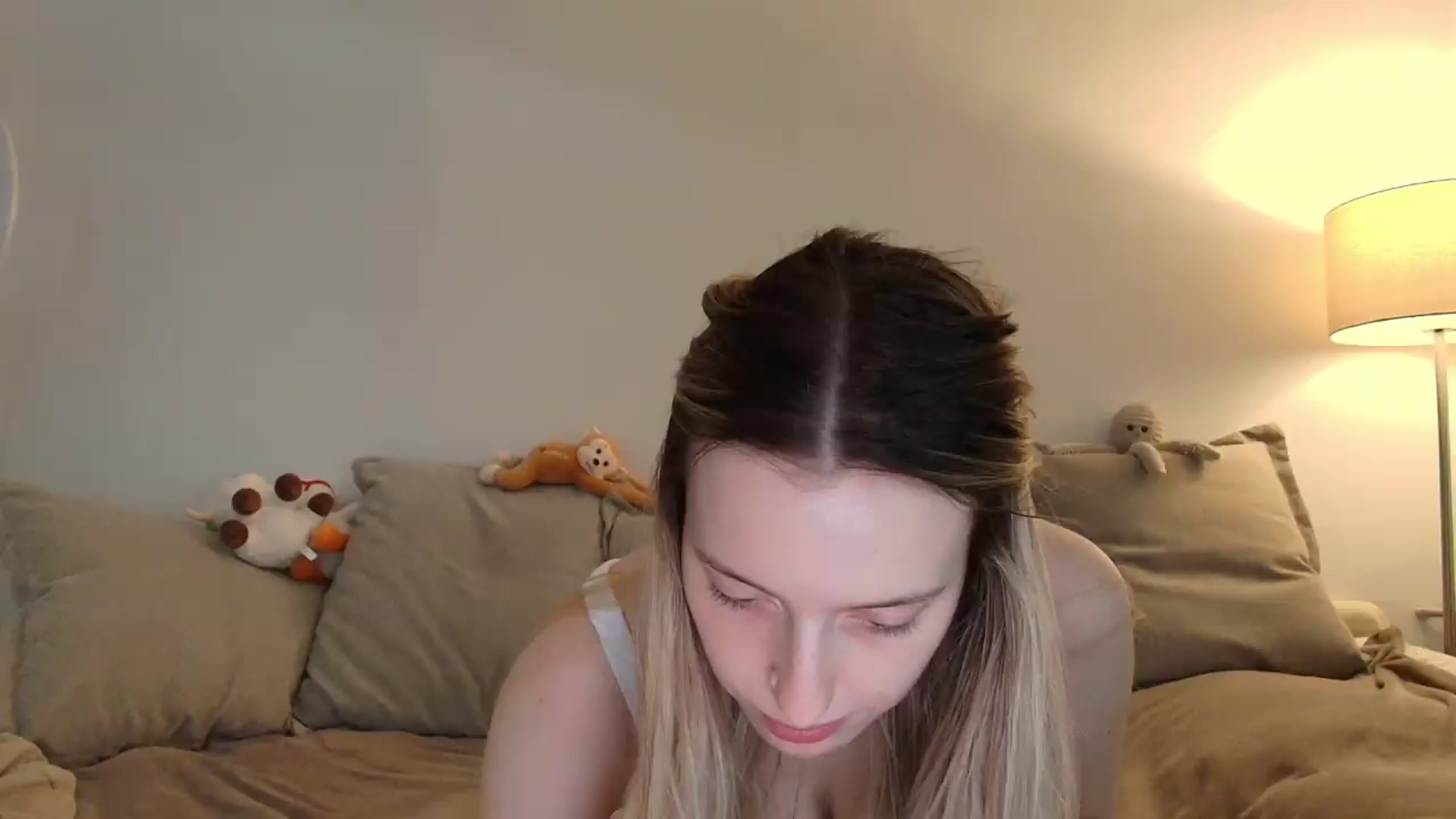 Gallery image thumbnail from Elenaxkiss's myfreecams stream on, 05/20/2026, 10:18 image 6 of 20