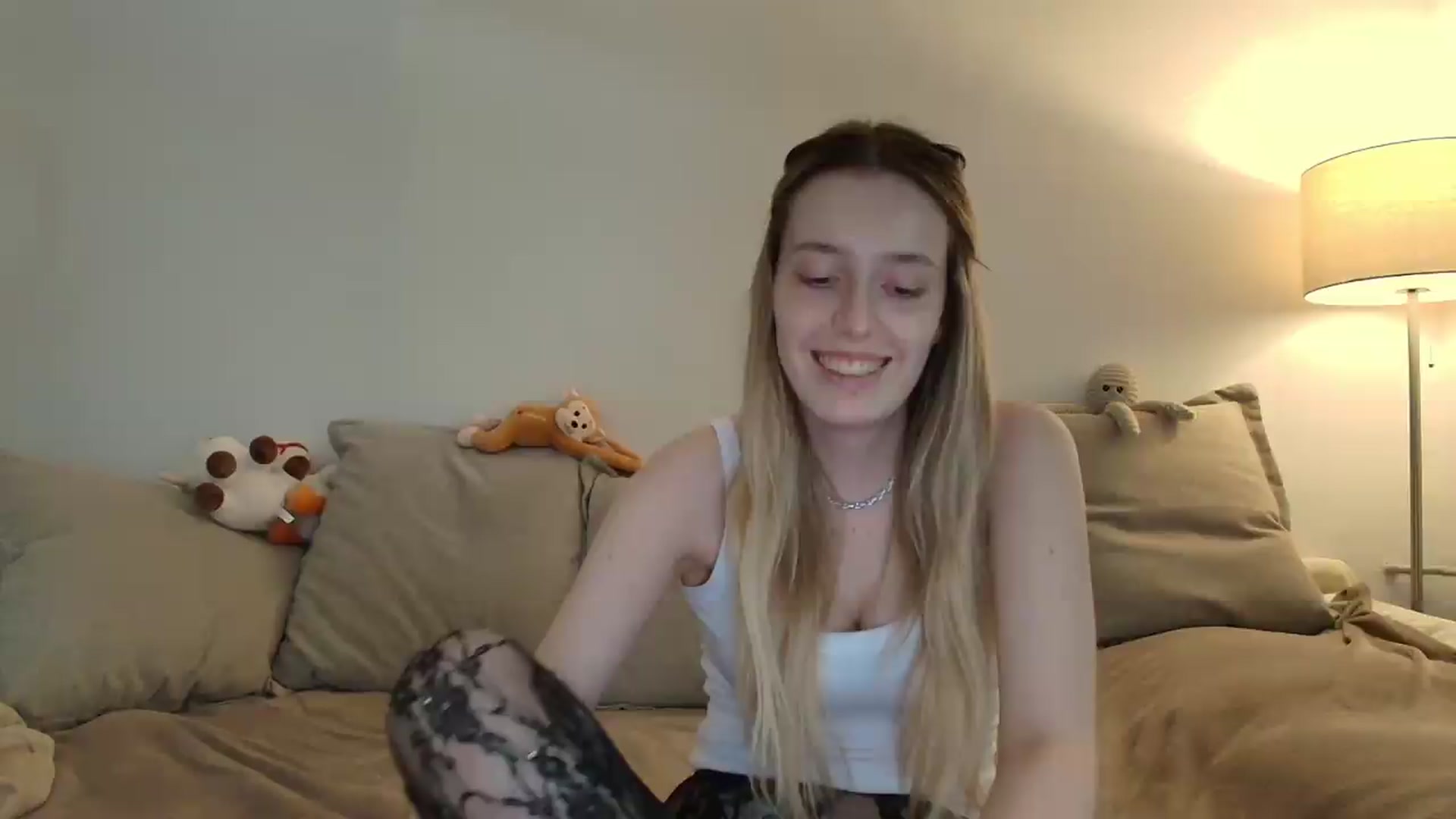 Gallery image thumbnail from Elenaxkiss's myfreecams stream on, 05/20/2026, 10:18 image 13 of 20
