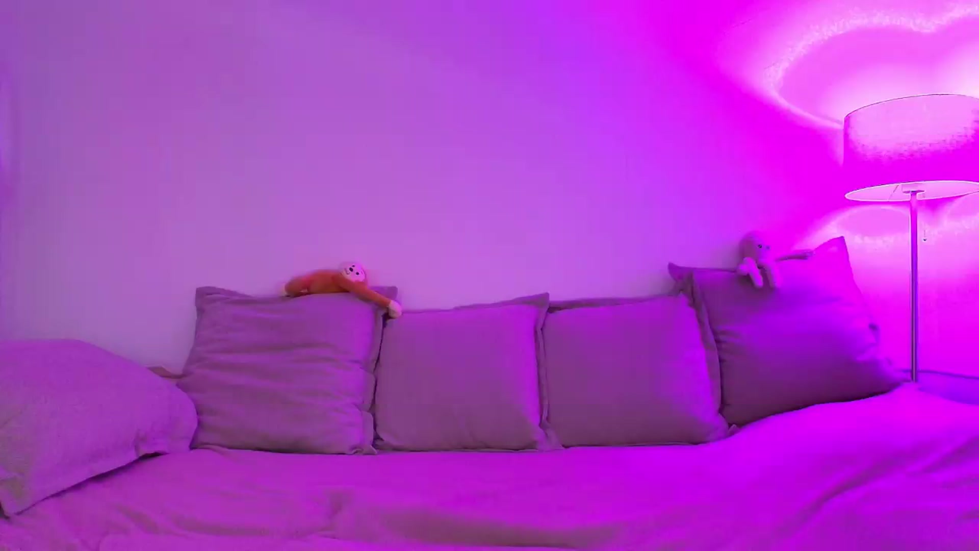 Gallery image thumbnail from Elenaxkiss's myfreecams stream on, 05/21/2026, 10:02 image 10 of 20