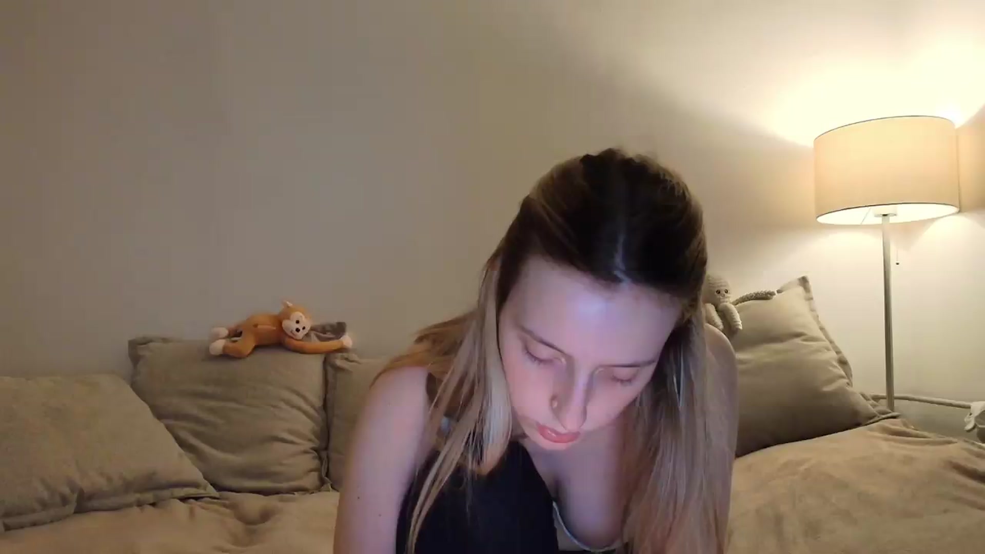 Gallery image thumbnail from Elenaxkiss's myfreecams stream on, 05/21/2026, 21:12 image 12 of 20