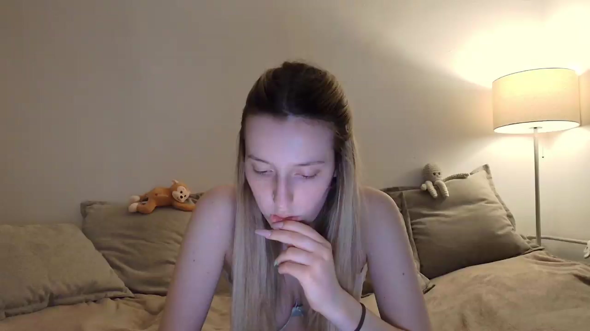 Gallery image thumbnail from Elenaxkiss's myfreecams stream on, 05/21/2026, 21:12 image 7 of 20