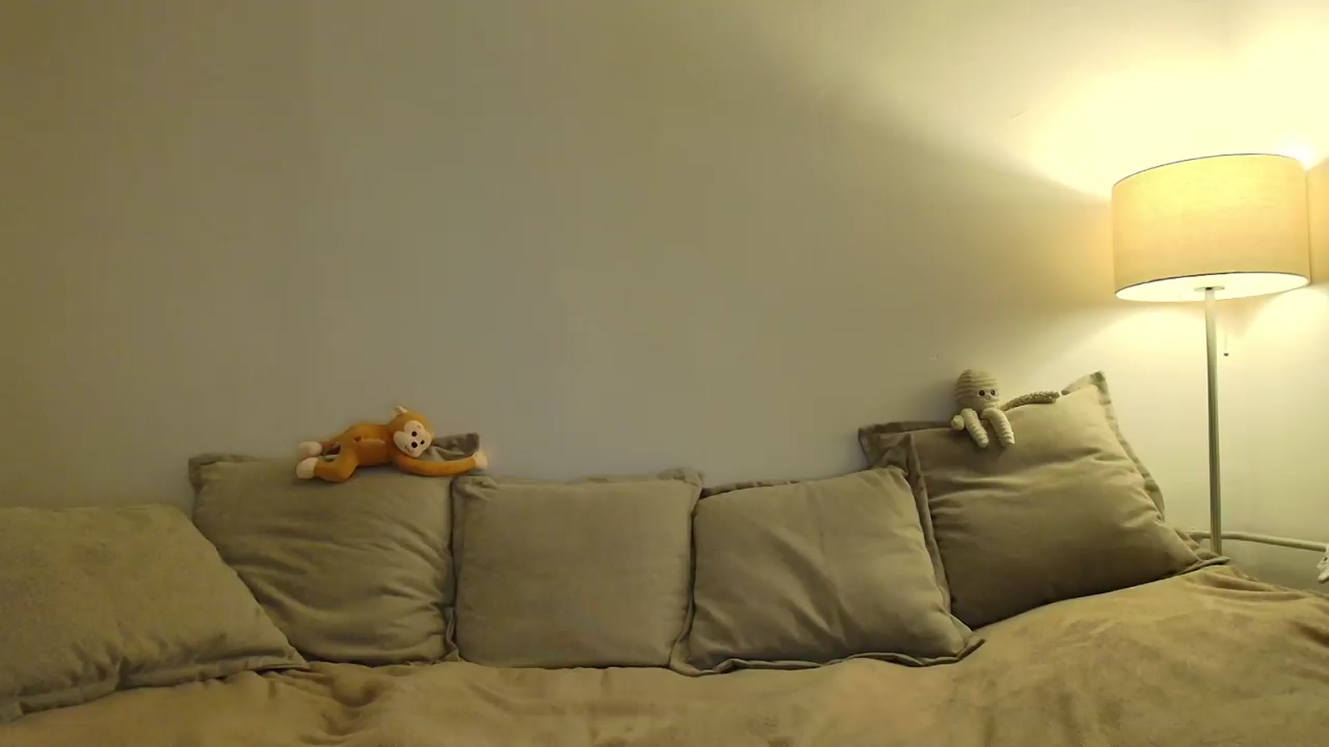 Gallery image thumbnail from Elenaxkiss's myfreecams stream on, 05/21/2026, 21:12 image 17 of 20
