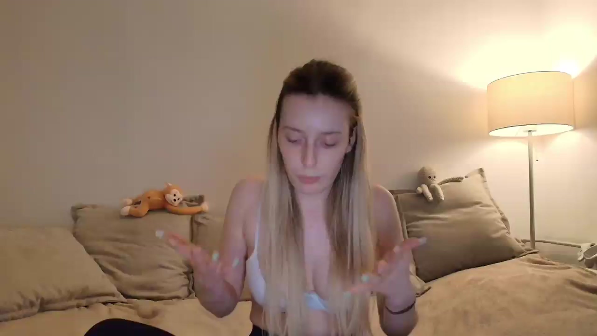Gallery image thumbnail from Elenaxkiss's myfreecams stream on, 05/21/2026, 21:12 image 20 of 20