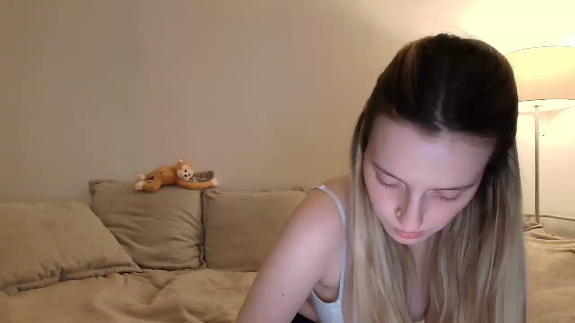 Gallery image thumbnail from Elenaxkiss's myfreecams stream on, 05/21/2026, 21:12 image 4 of 20