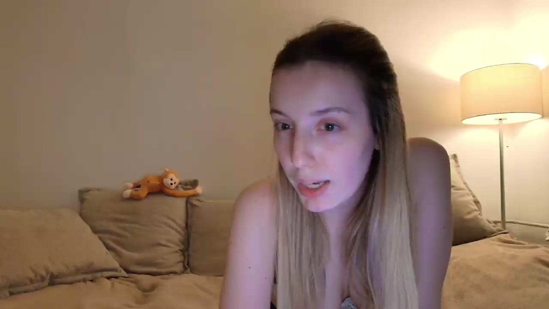 Gallery image thumbnail from Elenaxkiss's myfreecams stream on, 05/21/2026, 21:12 image 15 of 20
