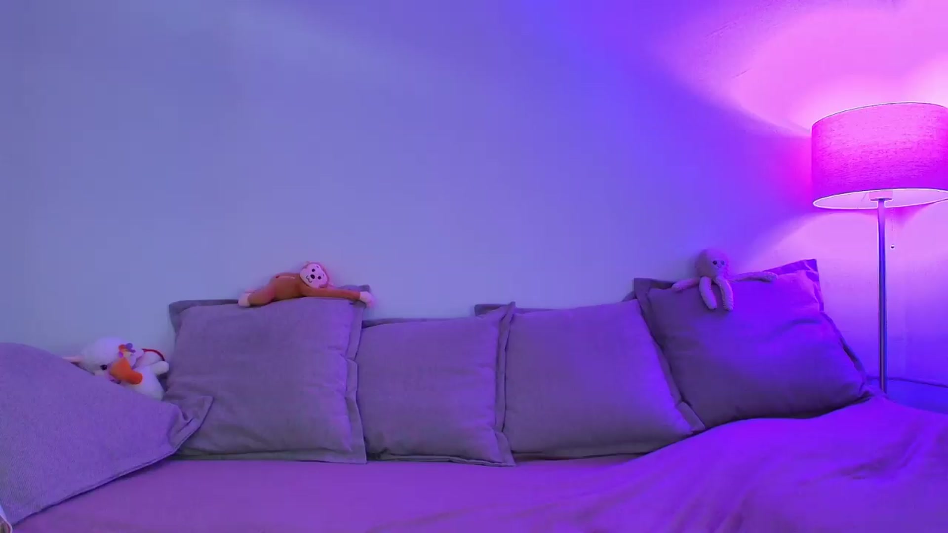 Gallery image thumbnail from Elenaxkiss's myfreecams stream on, 05/22/2026, 09:42 image 13 of 20