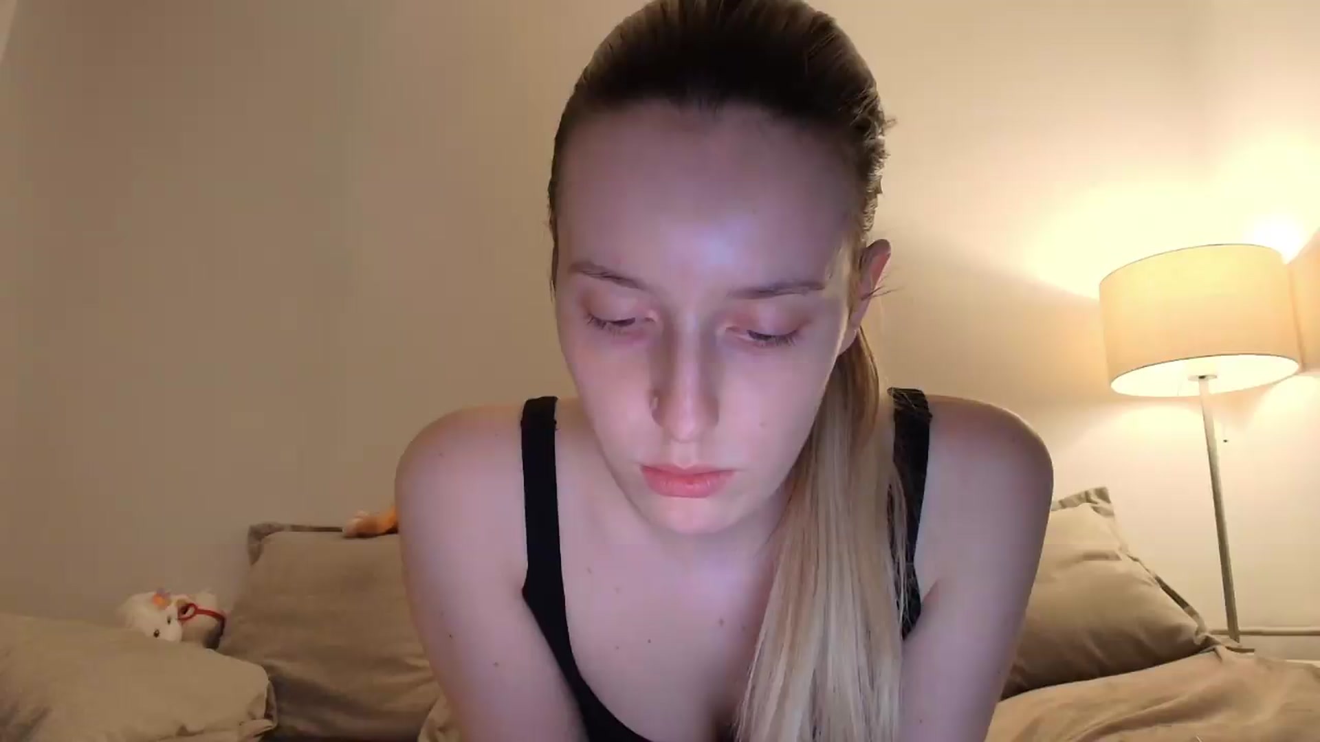 Gallery image thumbnail from Elenaxkiss's myfreecams stream on, 05/22/2026, 21:30 image 20 of 20