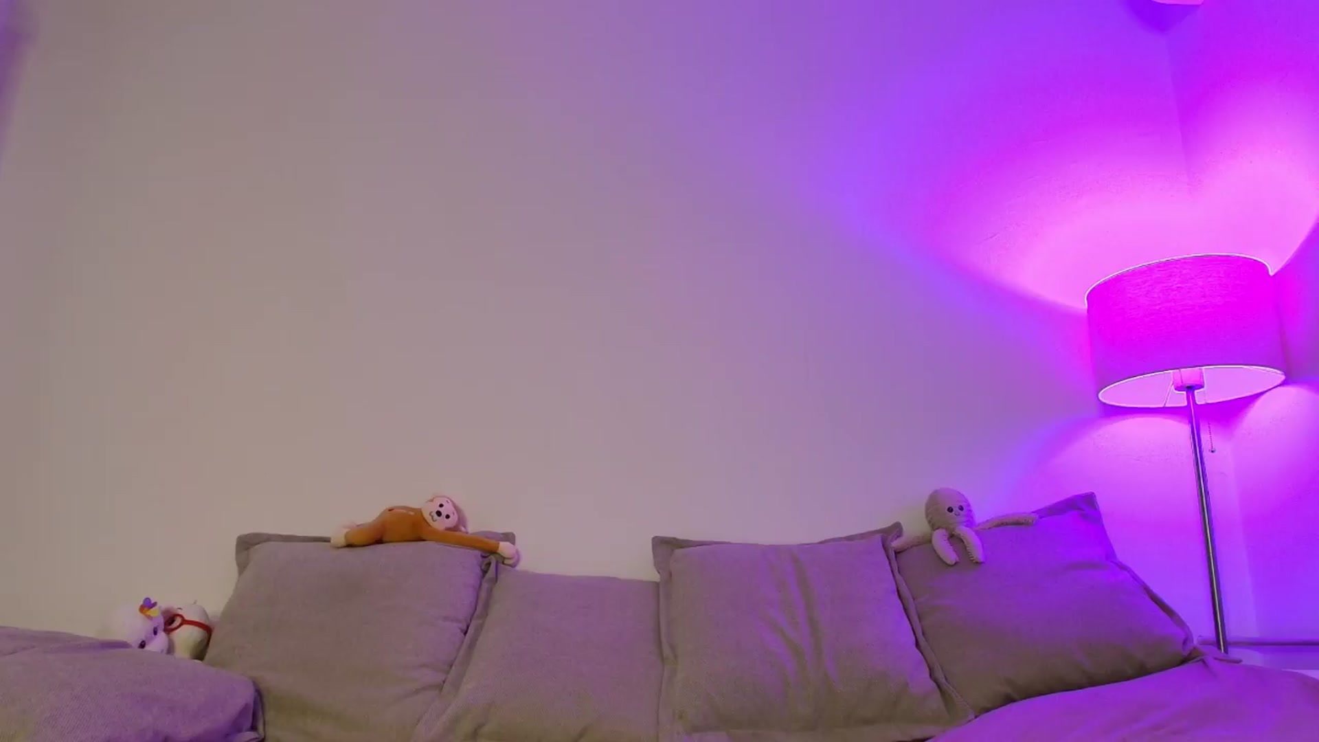 Gallery image thumbnail from Elenaxkiss's myfreecams stream on, 05/22/2026, 21:30 image 1 of 20