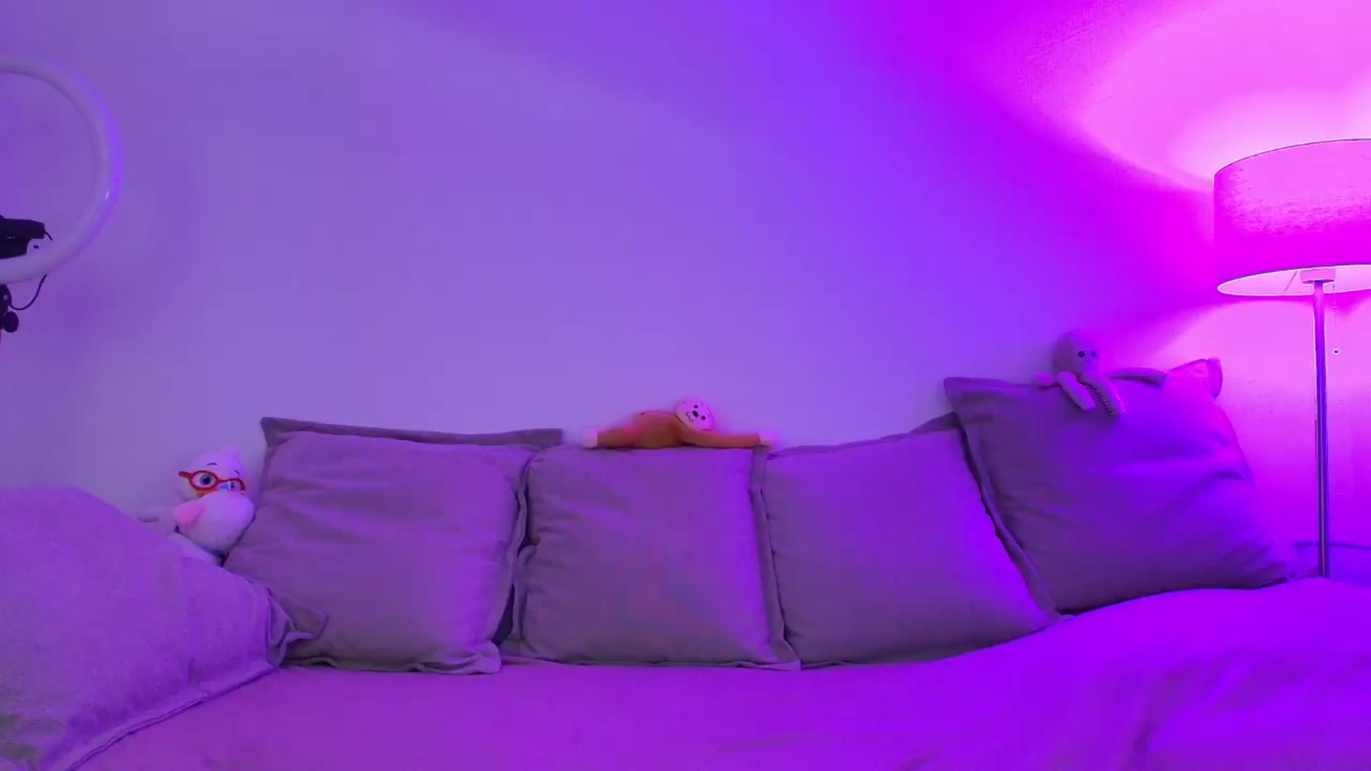 Gallery image thumbnail from Elenaxkiss's myfreecams stream on, 05/23/2026, 10:21 image 6 of 20