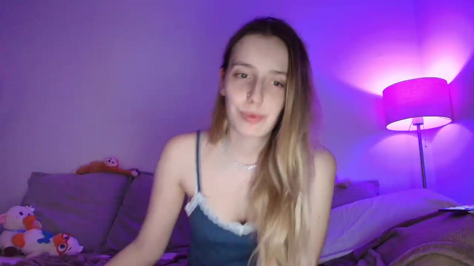 Gallery image thumbnail from Elenaxkiss's myfreecams stream on, 06/02/2026, 20:42 image 3 of 20