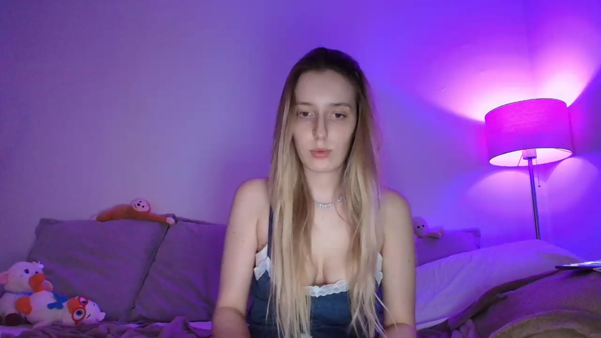 Gallery image thumbnail from Elenaxkiss's myfreecams stream on, 06/02/2026, 20:42 image 6 of 20