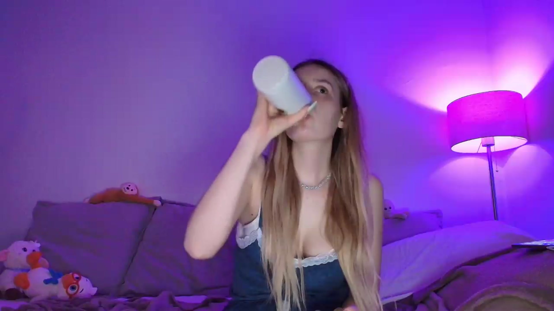 Gallery image thumbnail from Elenaxkiss's myfreecams stream on, 06/02/2026, 20:42 image 5 of 20