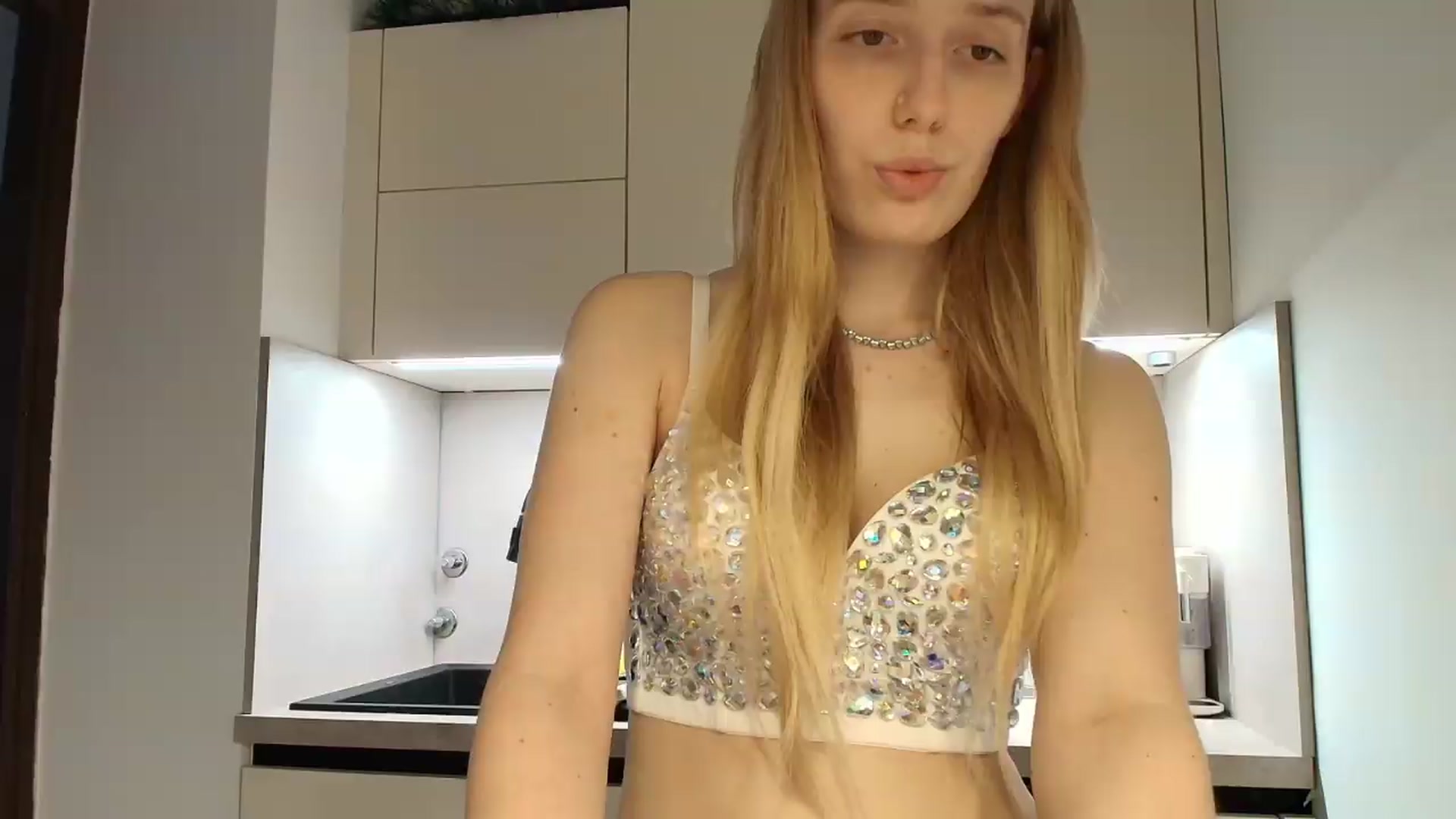 Gallery image thumbnail from Elenaxkiss's myfreecams stream on, 06/03/2026, 10:42 image 15 of 20