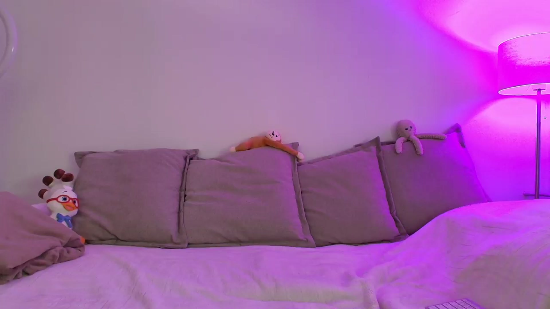 Gallery image thumbnail from Elenaxkiss's myfreecams stream on, 06/04/2026, 10:39 image 20 of 20
