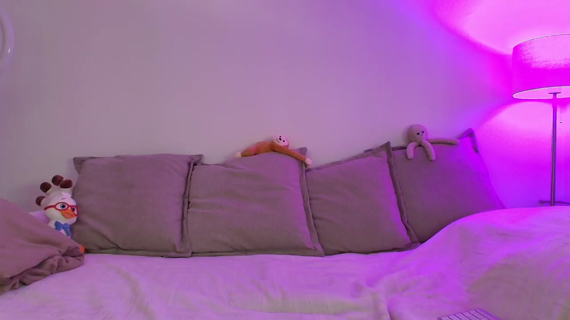 Gallery image thumbnail from Elenaxkiss's myfreecams stream on, 06/04/2026, 10:39 image 19 of 20