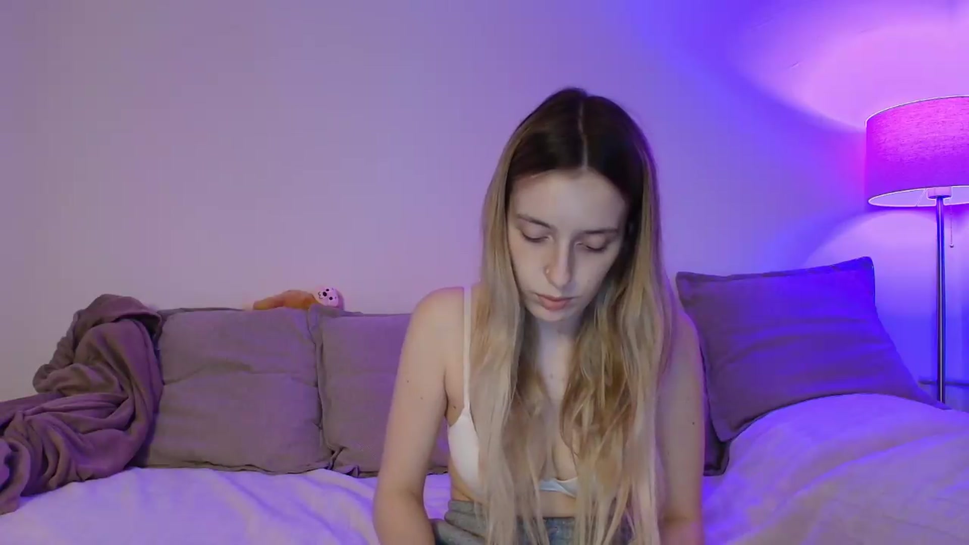 Gallery image thumbnail from Elenaxkiss's myfreecams stream on, 06/05/2026, 20:09 image 10 of 20