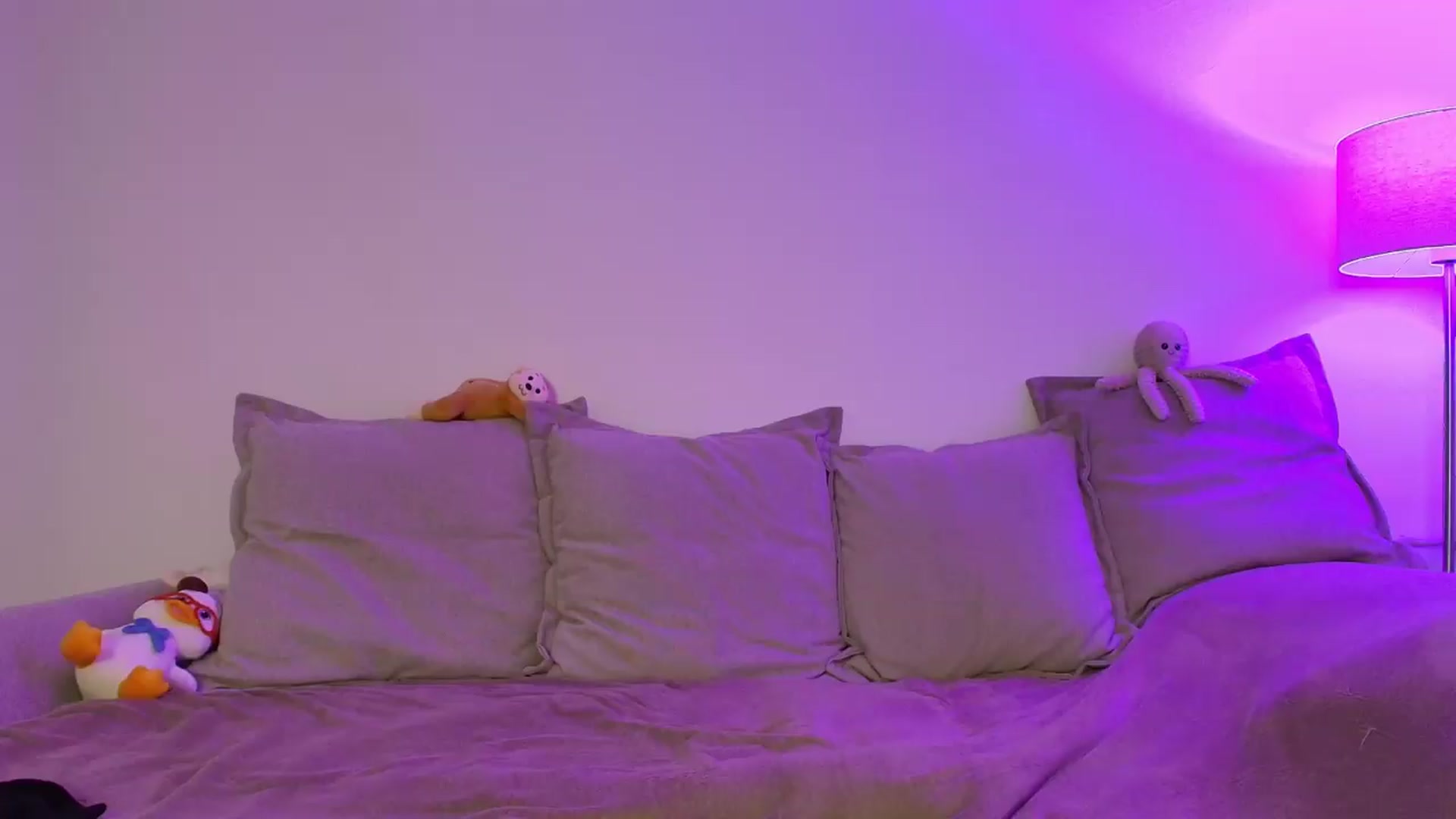 Gallery image thumbnail from Elenaxkiss's myfreecams stream on, 06/08/2026, 20:38 image 1 of 20