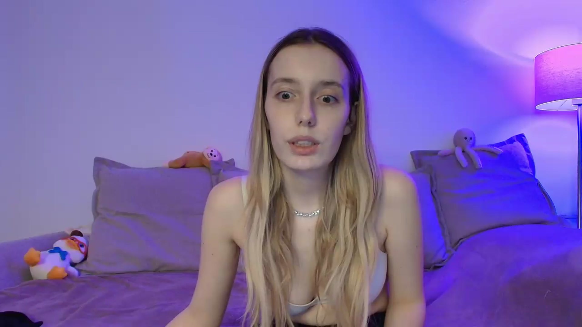 Gallery image thumbnail from Elenaxkiss's myfreecams stream on, 06/08/2026, 20:38 image 16 of 20