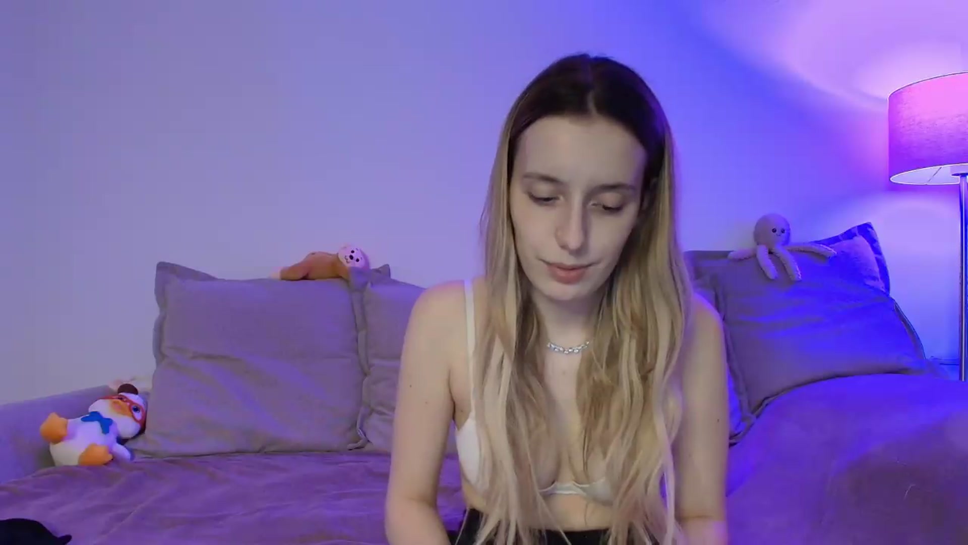 Gallery image thumbnail from Elenaxkiss's myfreecams stream on, 06/08/2026, 20:38 image 15 of 20