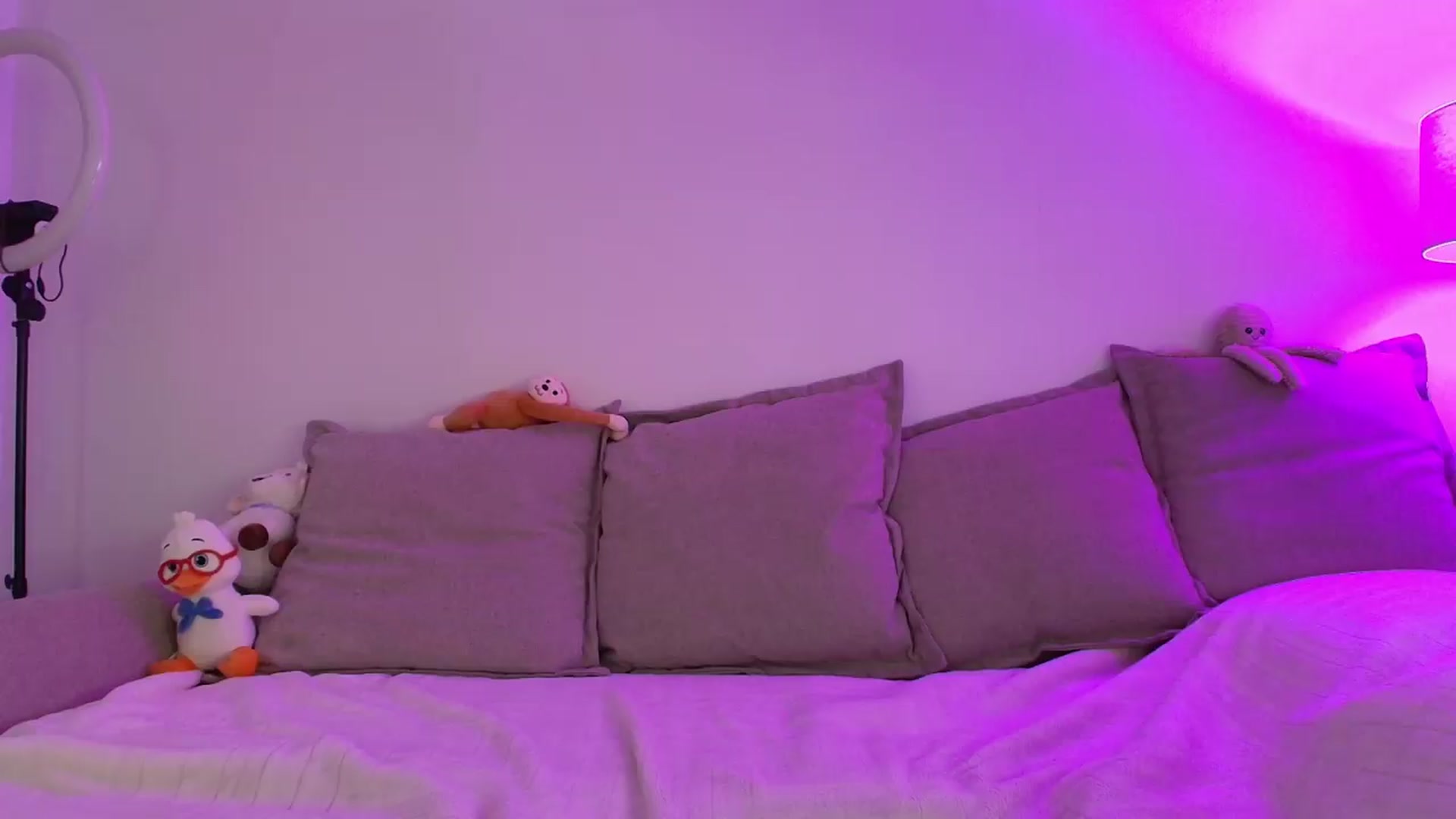 Gallery image thumbnail from Elenaxkiss's myfreecams stream on, 06/10/2026, 11:11 image 6 of 20