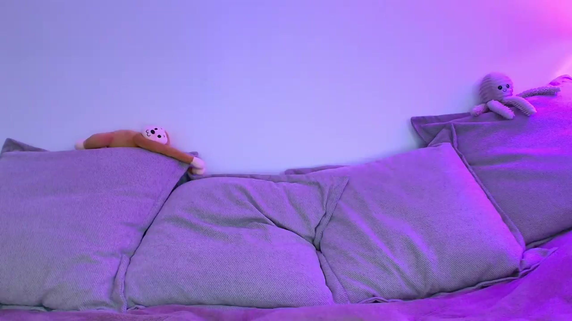 Gallery image thumbnail from Elenaxkiss's myfreecams stream on, 06/23/2026, 12:09 image 9 of 20