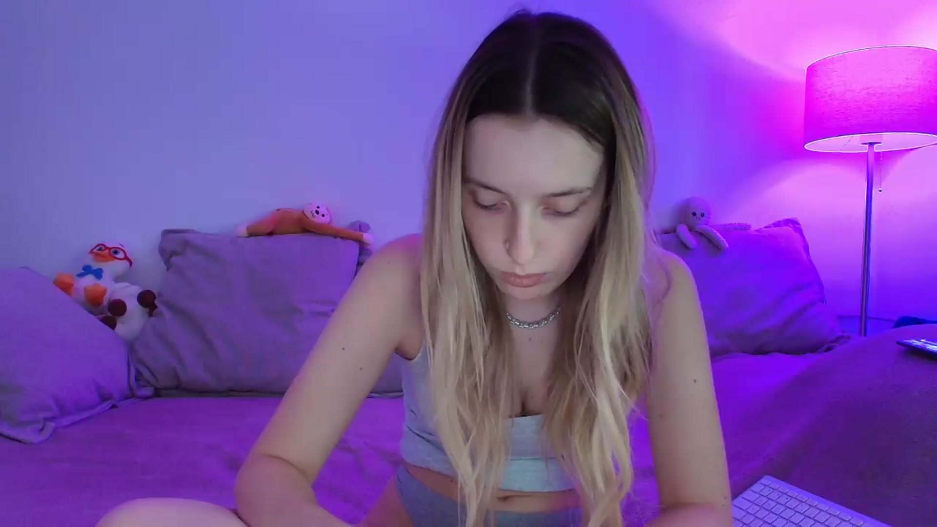 Gallery image thumbnail from Elenaxkiss's myfreecams stream on, 06/26/2026, 09:39 image 16 of 20