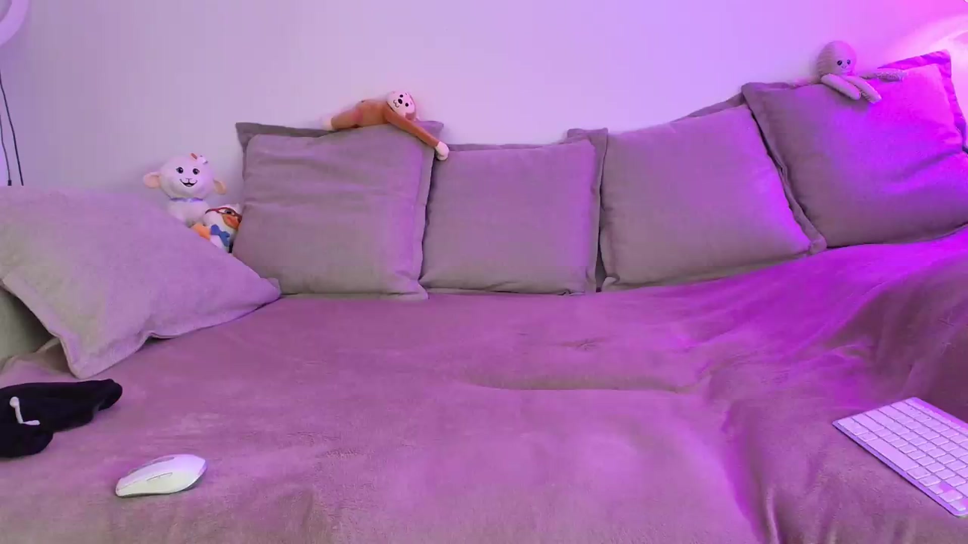 Gallery image thumbnail from Elenaxkiss's myfreecams stream on, 06/29/2026, 11:32 image 18 of 20
